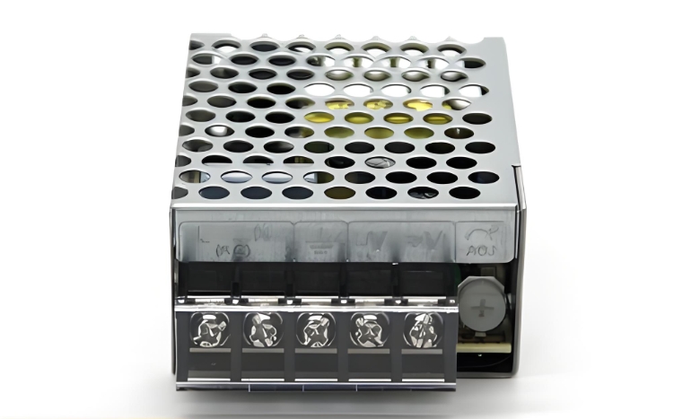 綠能充電新選擇明緯便攜式適配器更高效